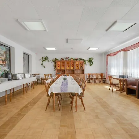 Semesterbostad Guesthouse Kuehberg - Groups, Events, Retreat *